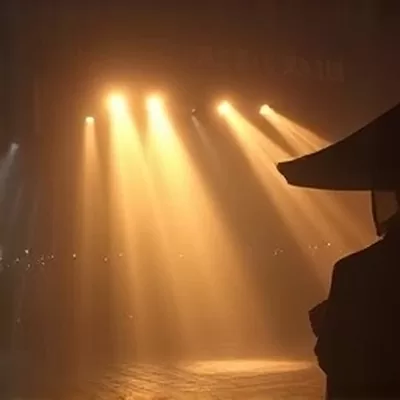 《铁轨以南》延伸向远方的旧铁路线