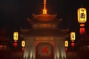 《半糖时光》甜品店窗边的午后光斑