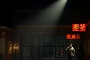 《春夜拾光》深夜便利店的暖黄色灯光